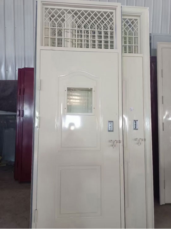 黄南学校教室门 黄南学校教室门