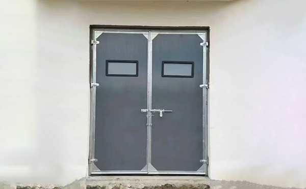 黄南工业门在高温作业区域的运行表现